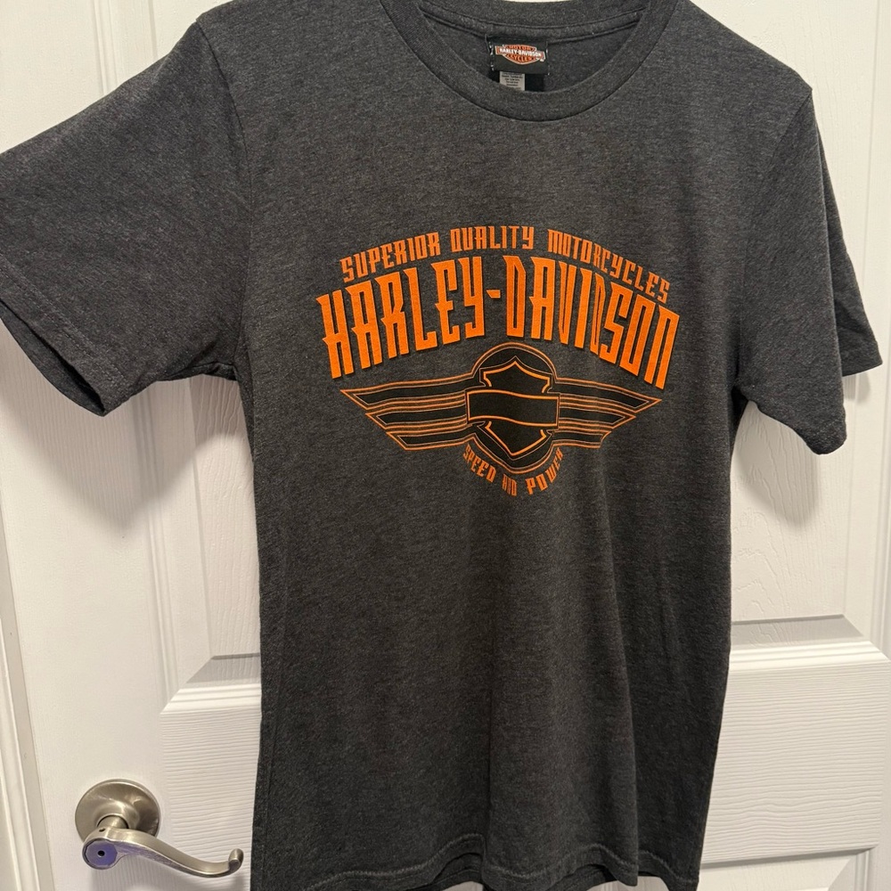 Harley-Davidson Men’s Gray and Orange Short Sleeve Tee